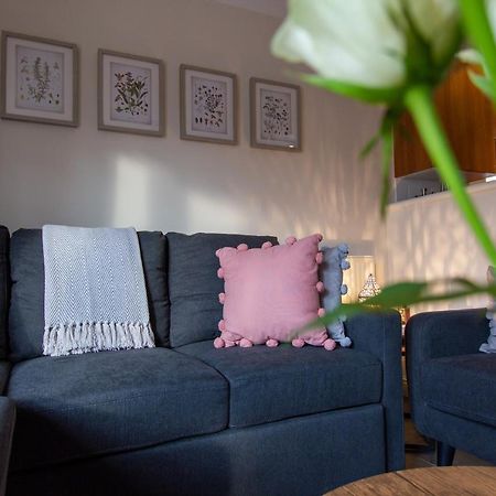Waters Edge Apartment Честър Екстериор снимка