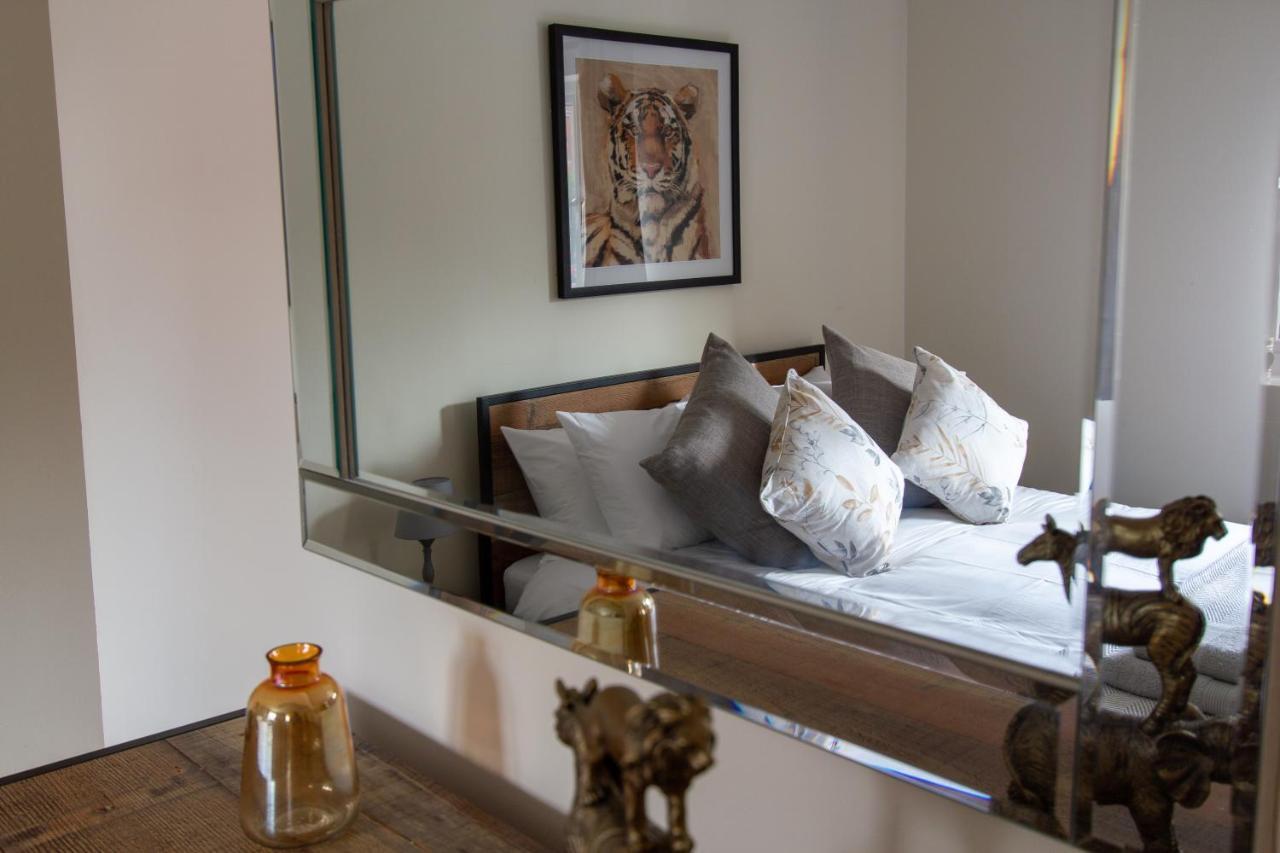 Waters Edge Apartment Честър Екстериор снимка