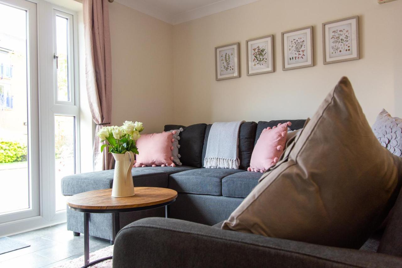 Waters Edge Apartment Честър Екстериор снимка
